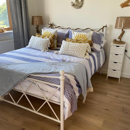 Oak Valley Lodges & Camping Pett Exterior foto