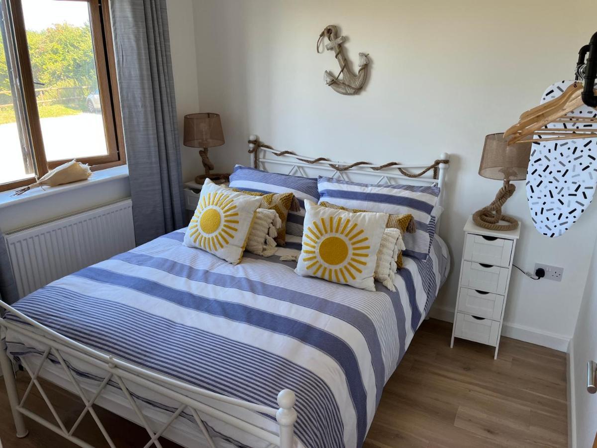 Oak Valley Lodges & Camping Pett Exterior foto